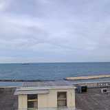 ...e del mare Adriatico: qui, in cima a palazzo Zizzi, immutato testimone secolare della storia e dell�architettura della citt�